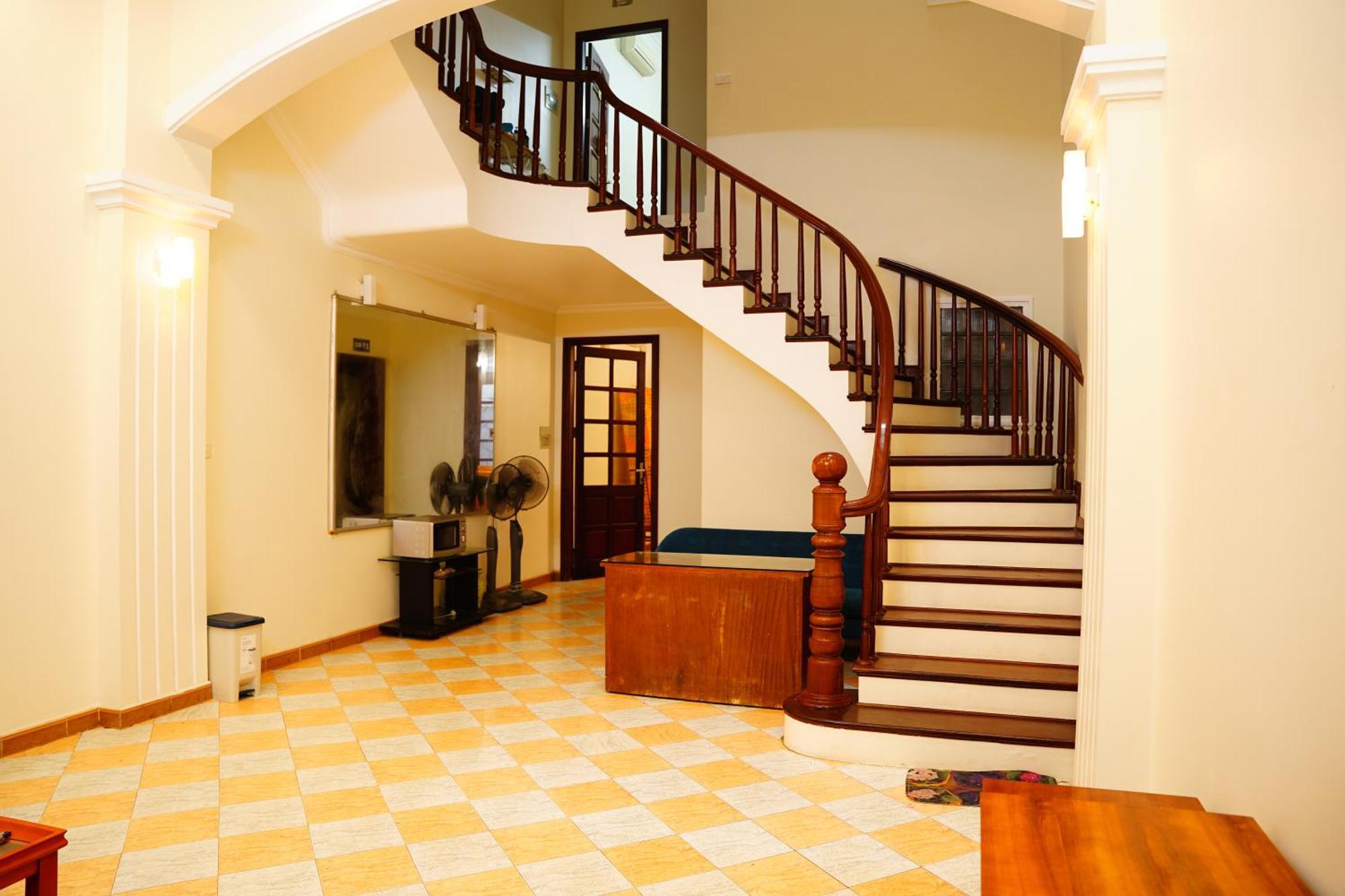 Ở trọ Delight House *